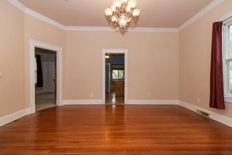 105 W 4th St, Gridley, IL 61744 photo 2