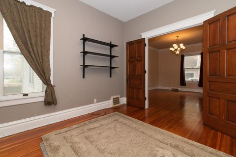 105 W 4th St, Gridley, IL 61744 photo 6
