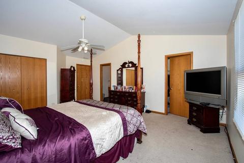 175 Springbrook Trl, Oswego, IL 60543 photo 10