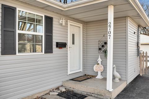 2707 Martin Ln, Rolling Meadows, IL 60008 photo 2