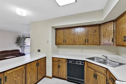 937 E Division St #2D, Lockport, IL 60441 photo 5
