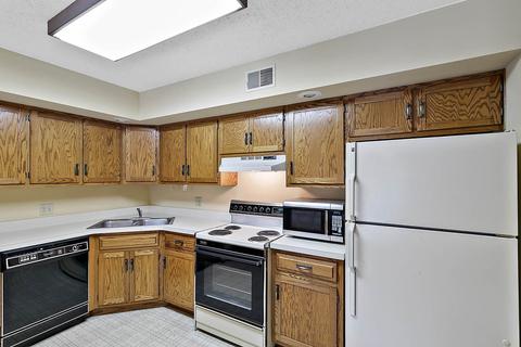 937 E Division St #2D, Lockport, IL 60441 photo 4