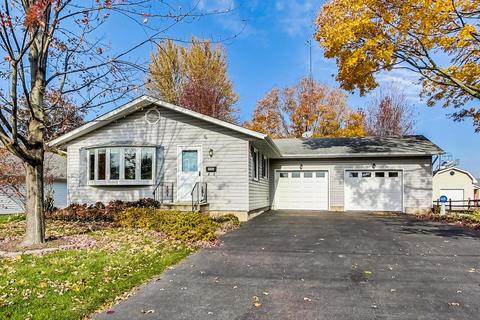 221 E 2nd St, Genoa, IL 60135 photo 2