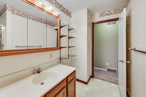 221 E 2nd St, Genoa, IL 60135 photo 11
