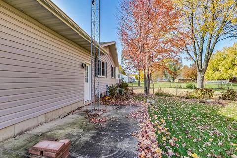 221 E 2nd St, Genoa, IL 60135 photo 21