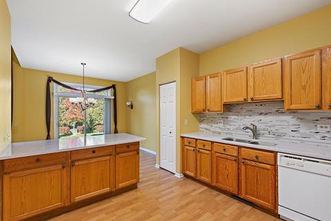 2120 Glacier Ct, Algonquin, IL 60102 photo 10