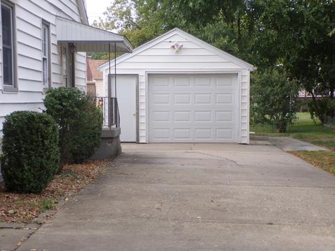 426 S Third St, Peotone, IL 60468 photo 4