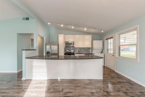 2511 Fulle St, Rolling Meadows, IL 60008 photo 3