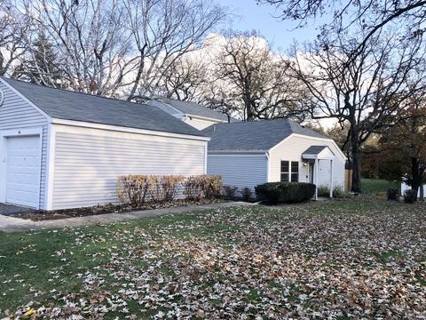 56 Hickory Ln, Cary, IL 60013 photo 1