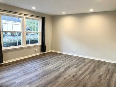 56 Hickory Ln, Cary, IL 60013 photo 2