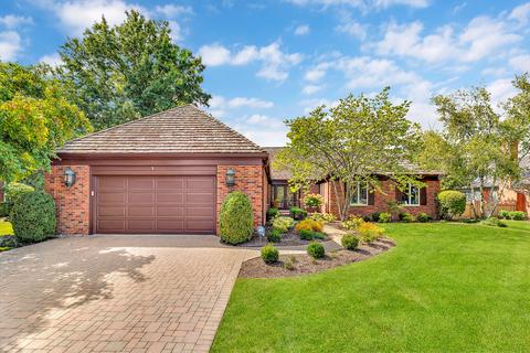 2333 Mohawk Ln, Glenview, IL 60026 photo 1