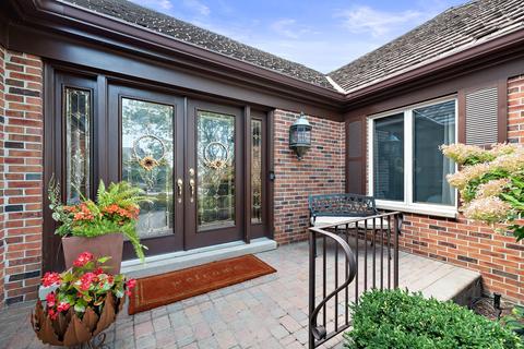 2333 Mohawk Ln, Glenview, IL 60026 photo 2