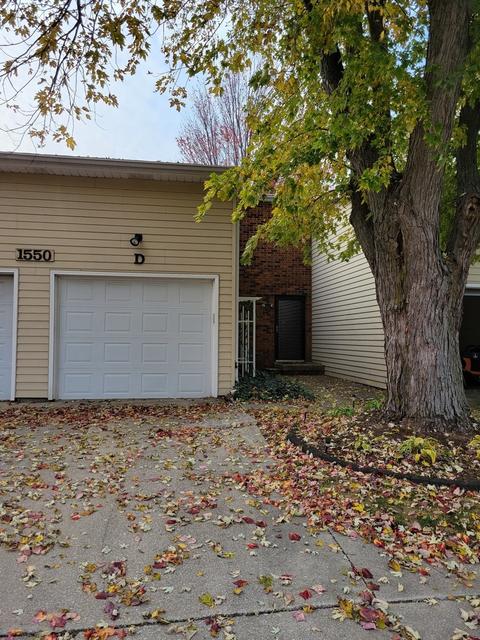 1550 Hunt Dr #D, Normal, IL 61761 photo 2