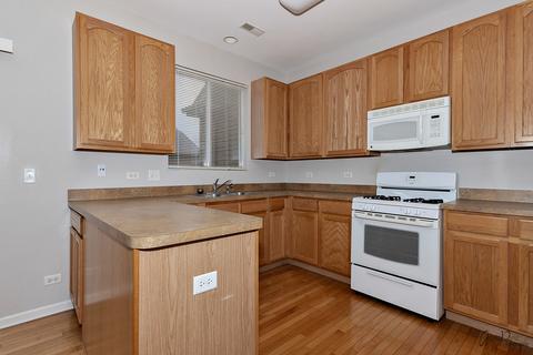 31762 N Pineview Blvd, Lakemoor, IL 60051 photo 6