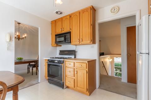 545 Frederick Ln, Hoffman Estates, IL 60169 photo 4
