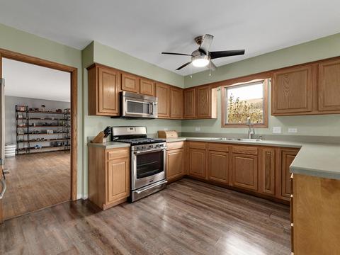401 E Fullerton Ave, Addison, IL 60101 photo 8