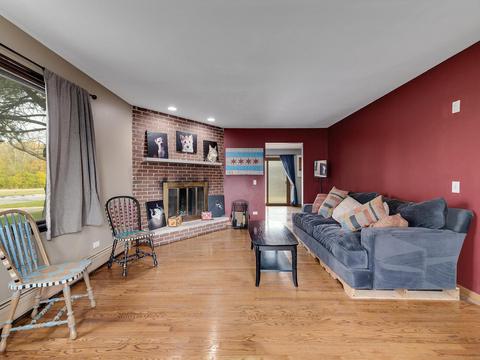 401 E Fullerton Ave, Addison, IL 60101 photo 3