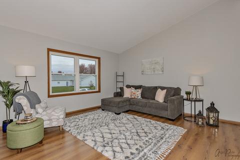 5929 Eaglewood Trl, Mchenry, IL 60050 photo 2