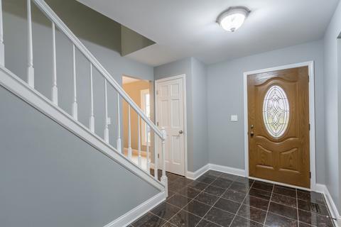 1535 Freeman Rd, Hoffman Estates, IL 60192 photo 4