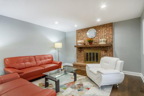1535 Freeman Rd, Hoffman Estates, IL 60192 photo 8