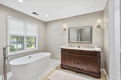 2132 Dewes St, Glenview, IL 60025 photo 17