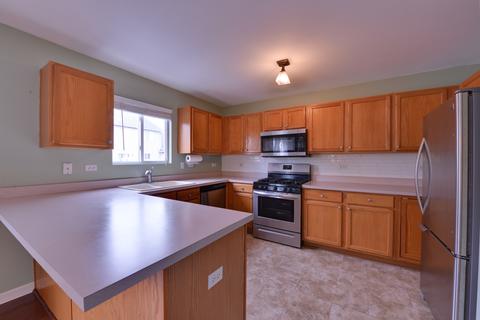 1913 S Austrian Pine St, Lockport, IL 60441 photo 2