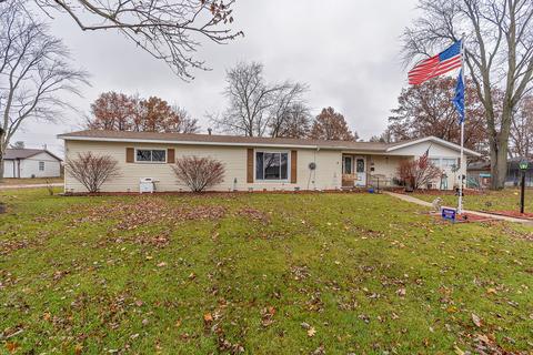 909 Warren St, Chenoa, IL 61726 photo 2