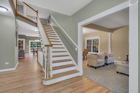 712 Williamsburg Ave, Gurnee, IL 60031 photo 11