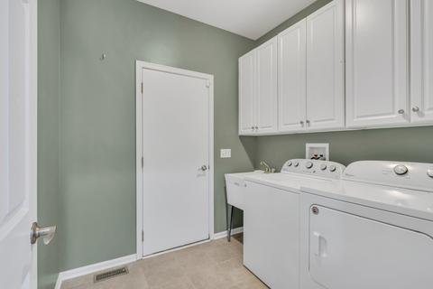 712 Williamsburg Ave, Gurnee, IL 60031 photo 27