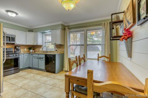 1185 Algonquin Dr, Elgin, IL 60120 photo 5