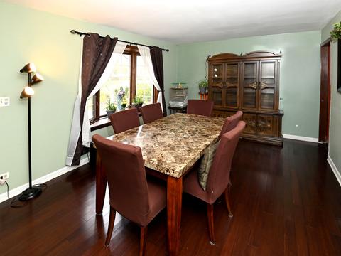 3702 Kingfisher Ln, Rolling Meadows, IL 60008 photo 2