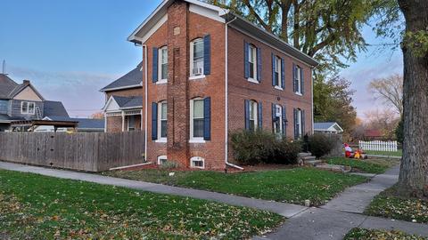 401 E Jefferson St, Clinton, IL 61727 photo 3