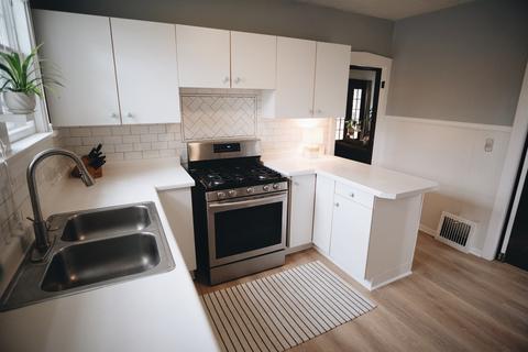415 Park St, Elgin, IL 60120 photo 9