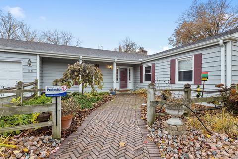 116 Cornwall Dr, Crete, IL 60417 photo 2