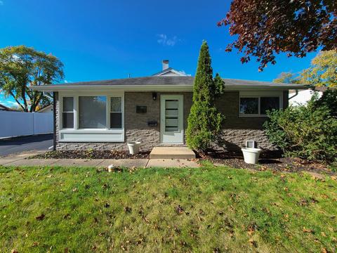 4011 Owl Dr, Rolling Meadows, IL 60008 photo 1