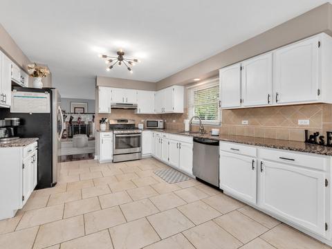 1106 Fieldstone Ct, Bartlett, IL 60103 photo 12