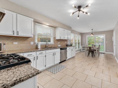 1106 Fieldstone Ct, Bartlett, IL 60103 photo 11