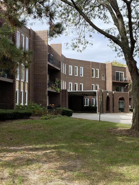 1500 Sandstone Dr #202, Wheeling, IL 60090 photo 1