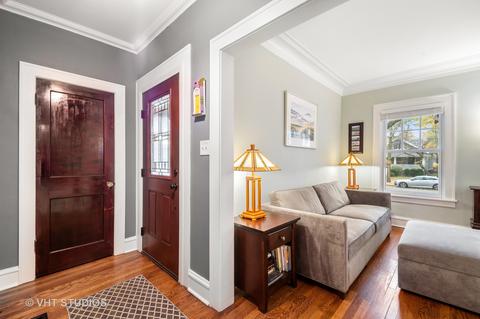 2425 Noyes St, Evanston, IL 60201 photo 2