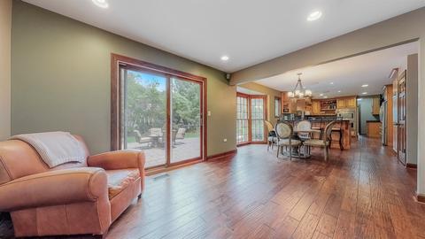 1919 Cromwell Dr, Wheaton, IL 60189 photo 9