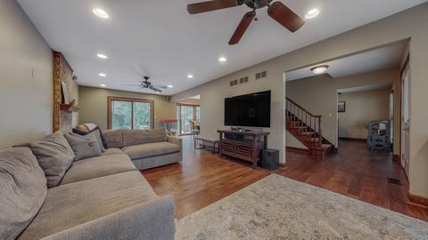 1919 Cromwell Dr, Wheaton, IL 60189 photo 12