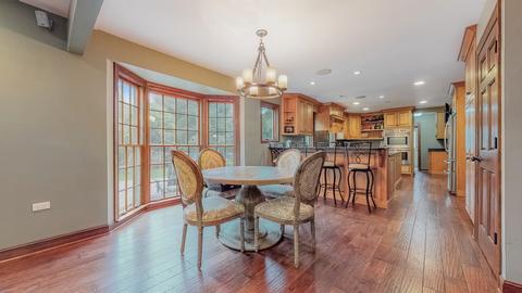 1919 Cromwell Dr, Wheaton, IL 60189 photo 8