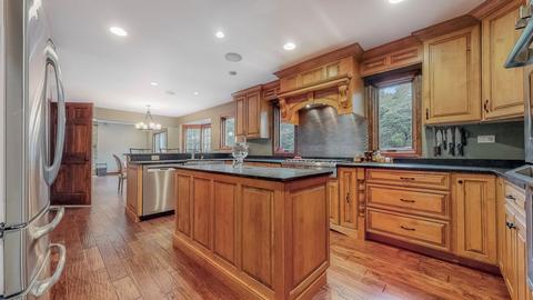 1919 Cromwell Dr, Wheaton, IL 60189 photo 6