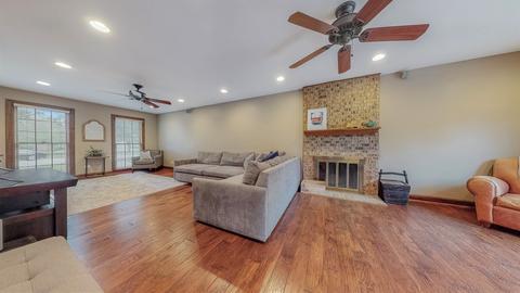 1919 Cromwell Dr, Wheaton, IL 60189 photo 10