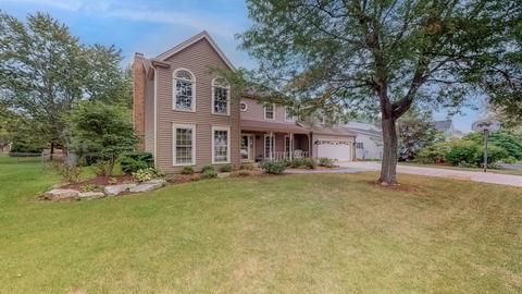 1919 Cromwell Dr, Wheaton, IL 60189 photo 1