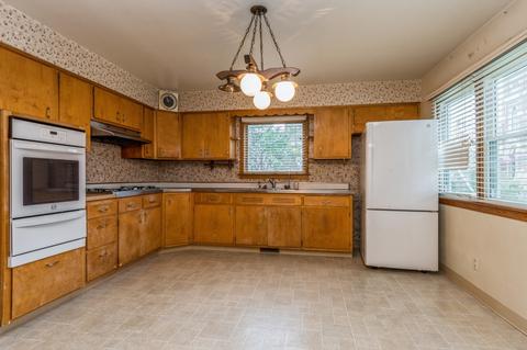 319 High St, Aurora, IL 60506 photo 3