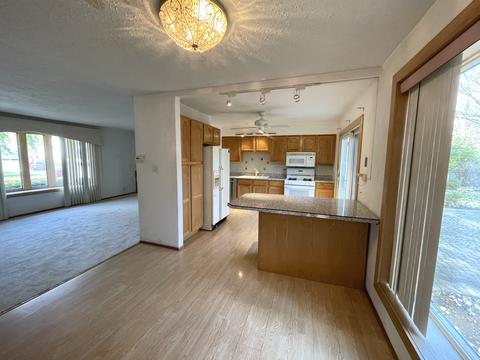 2311 Kingston Dr, Wheaton, IL 60189 photo 9