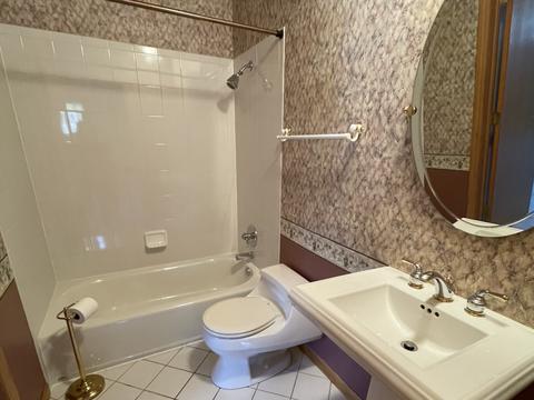 2311 Kingston Dr, Wheaton, IL 60189 photo 15
