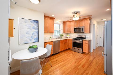 811 Mapleton Ave, Oak Park, IL 60302 photo 4
