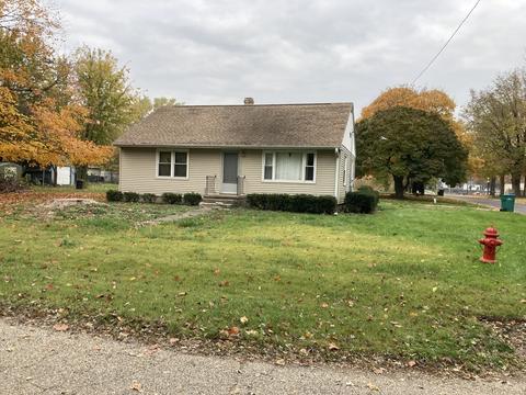 611 E 5th St, Delavan, IL 61734 photo 1